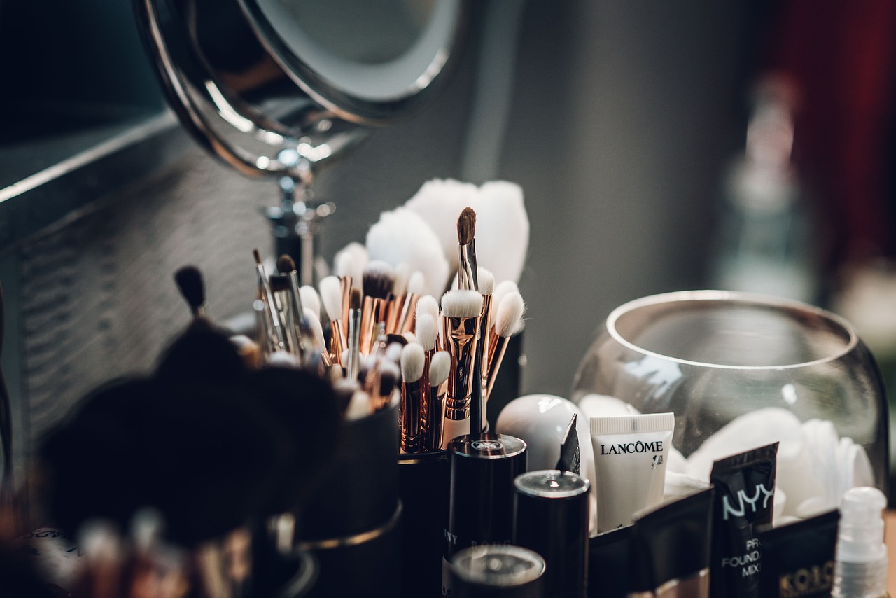 Hurtownia kosmetyczna – dlaczego warto z niej korzystać?